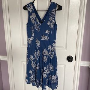 Banana Republic pleated dress. Fully lined. Size 0.